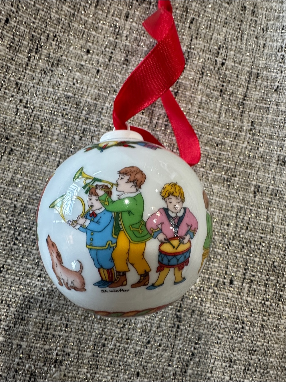 2001 Hutschenreuther Weihnachts Kugel Porcelain Christmas Ornament
